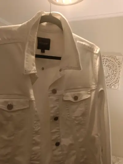 Chaqueta blanca de mezclilla - miniatura 1