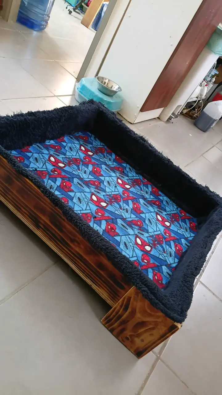 Cama para mascota de madera - 1