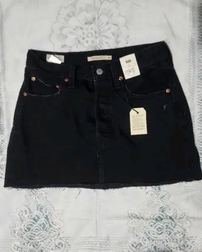 Falda levis negra de mezclilla - miniatura 1