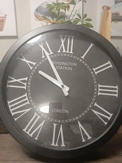 Reloj de pared estilo clásico - miniatura 5