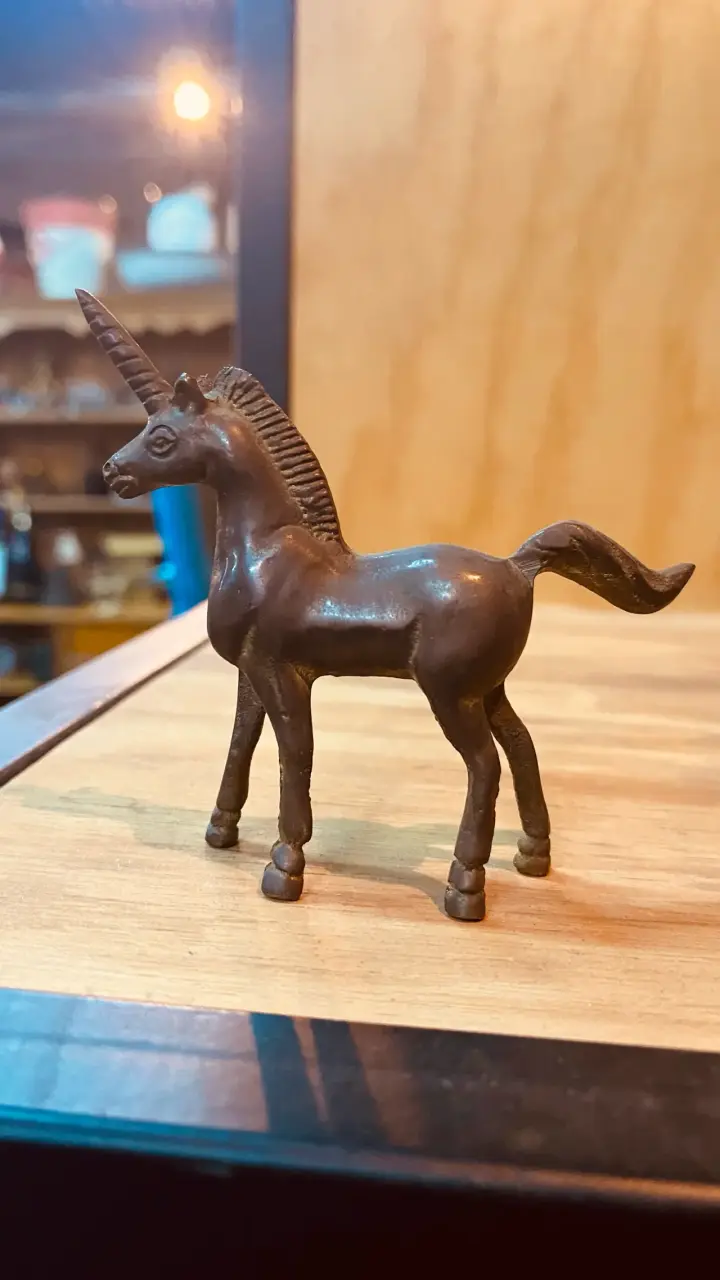 Figura de unicornio en bronce - 4