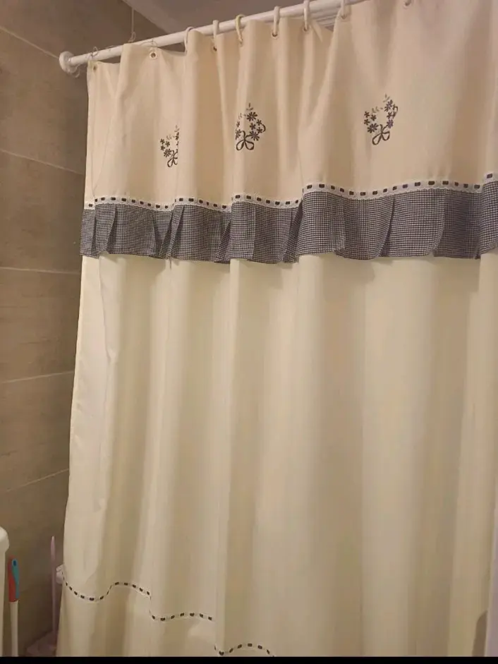 Juego de baño bordado con flores azules - 6