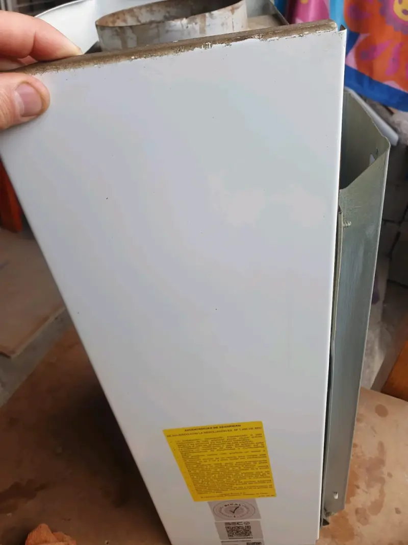 Calefactor de pared blanco - 1