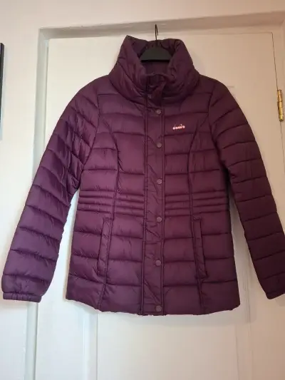 Chaqueta acolchada morada de mujer - miniatura 1