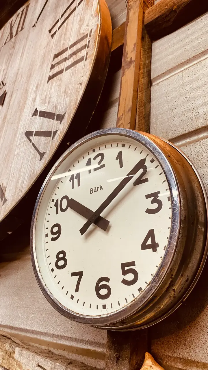 Reloj de pared metálico vintage - 6