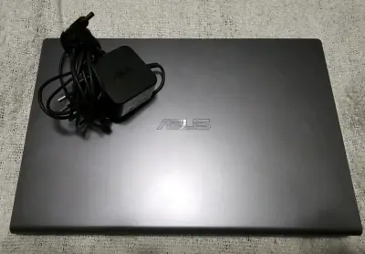 Notebook ASUS con cargador - miniatura 1