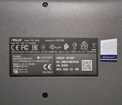 Notebook ASUS con cargador - miniatura 4