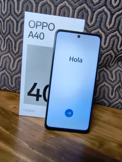 Smartphone OPPO A40 con caja - miniatura 3