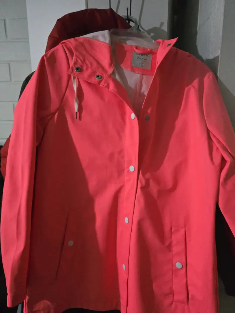 Chaqueta impermeable rosa intenso - 2