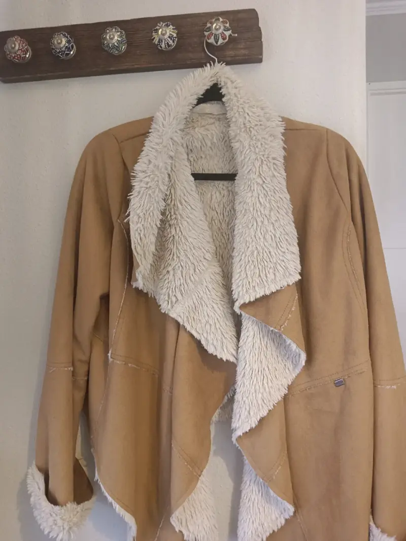 Chaqueta beige con forro polar - 1