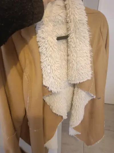 Chaqueta beige con forro polar - miniatura 2