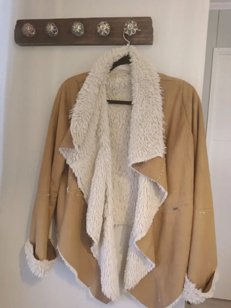 Chaqueta beige con forro polar - 3