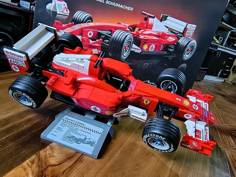 LEGO Ferrari F2004 - 3