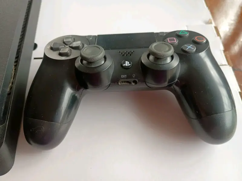 Consola PS4 Mega Pack 1TB - 5