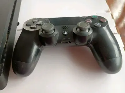 Consola PS4 Mega Pack 1TB - miniatura 5