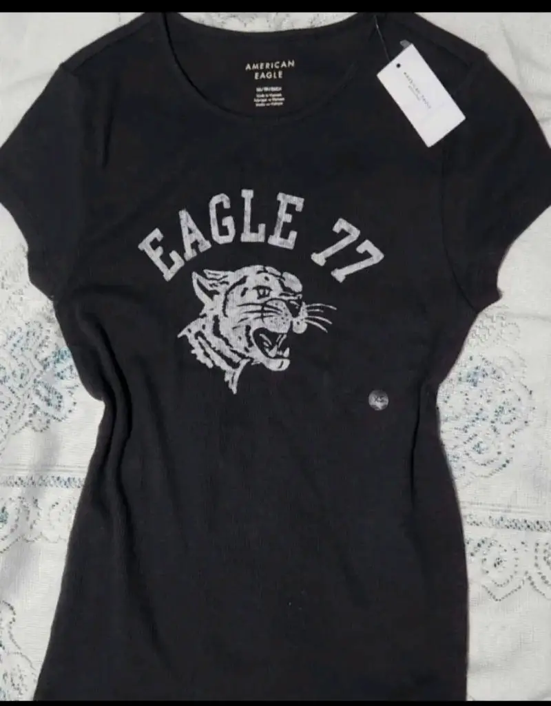 Polera negra American Eagle 77 - 1