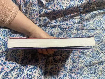 Libro “Still With Me” de Lily del Pilar - miniatura 4