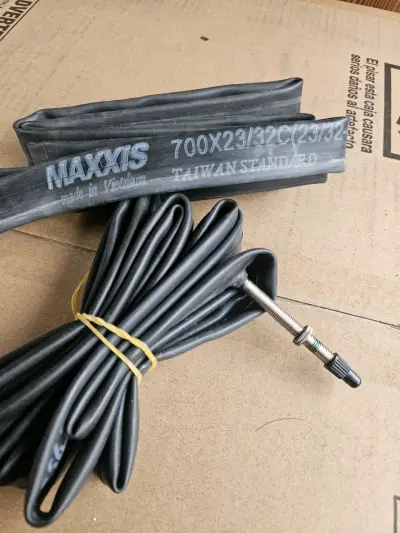 Neumaticos bicicleta Maxxis 700x28c - miniatura 3