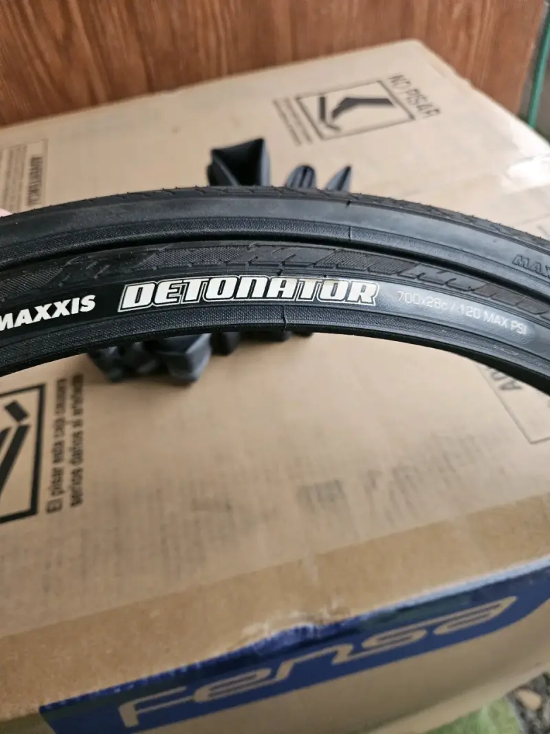 Neumaticos bicicleta Maxxis 700x28c - 5