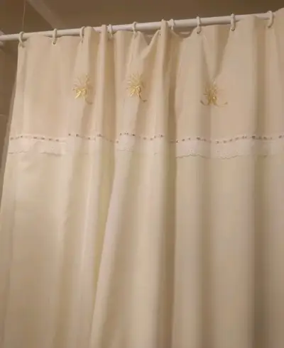 Cortina de baño beige bordada - miniatura 5