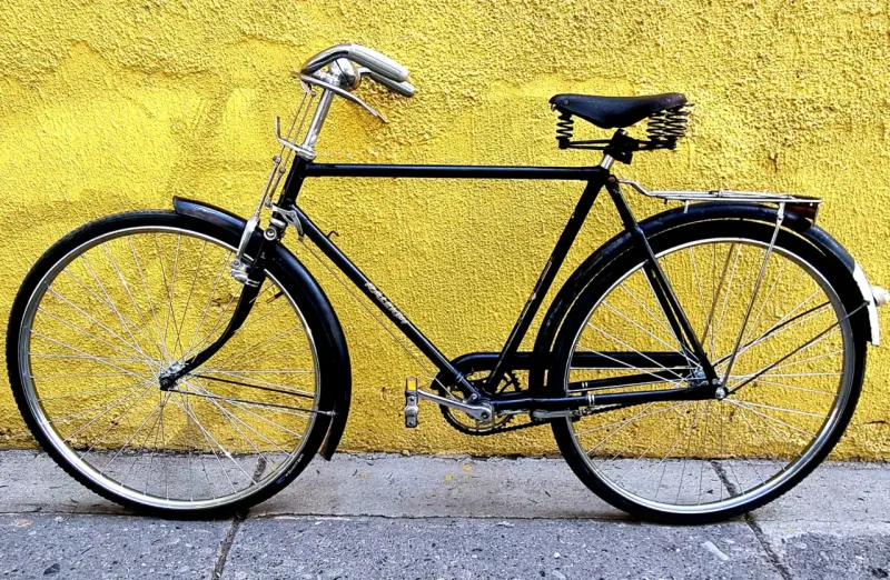 Bicicleta Raleig vintage negra invreible estado - 2