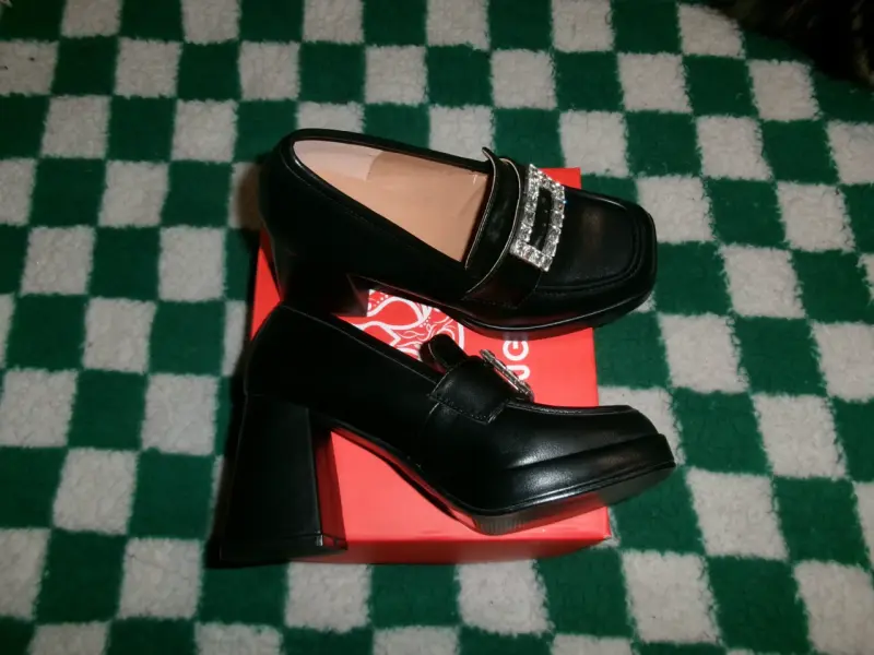 Zapatos negros con hebilla brillante - 2