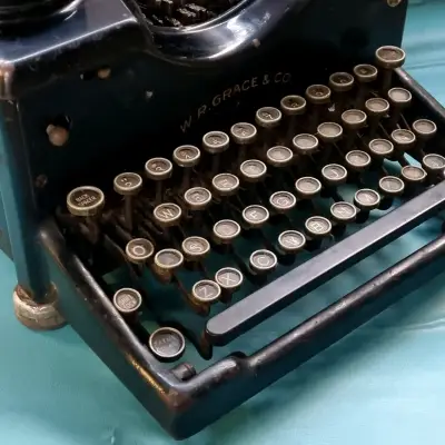 Máquina de escribir vintage Royal - miniatura 2