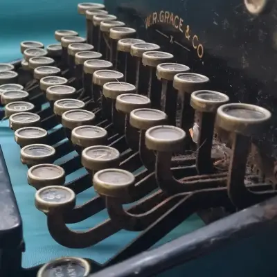 Máquina de escribir vintage Royal - miniatura 3
