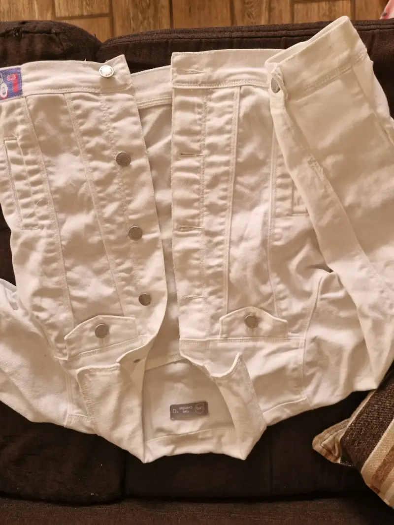 Chaqueta blanca de mezclilla