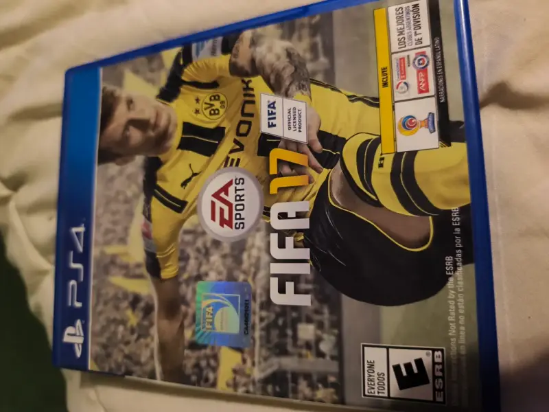 Juego FIFA 17 para PS4 - 1