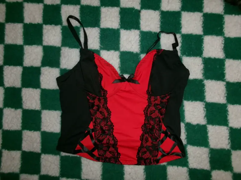 Corset rojo con encaje negro - 2