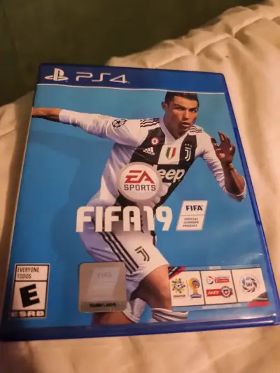 Juego FIFA 19 PS4 - miniatura 1