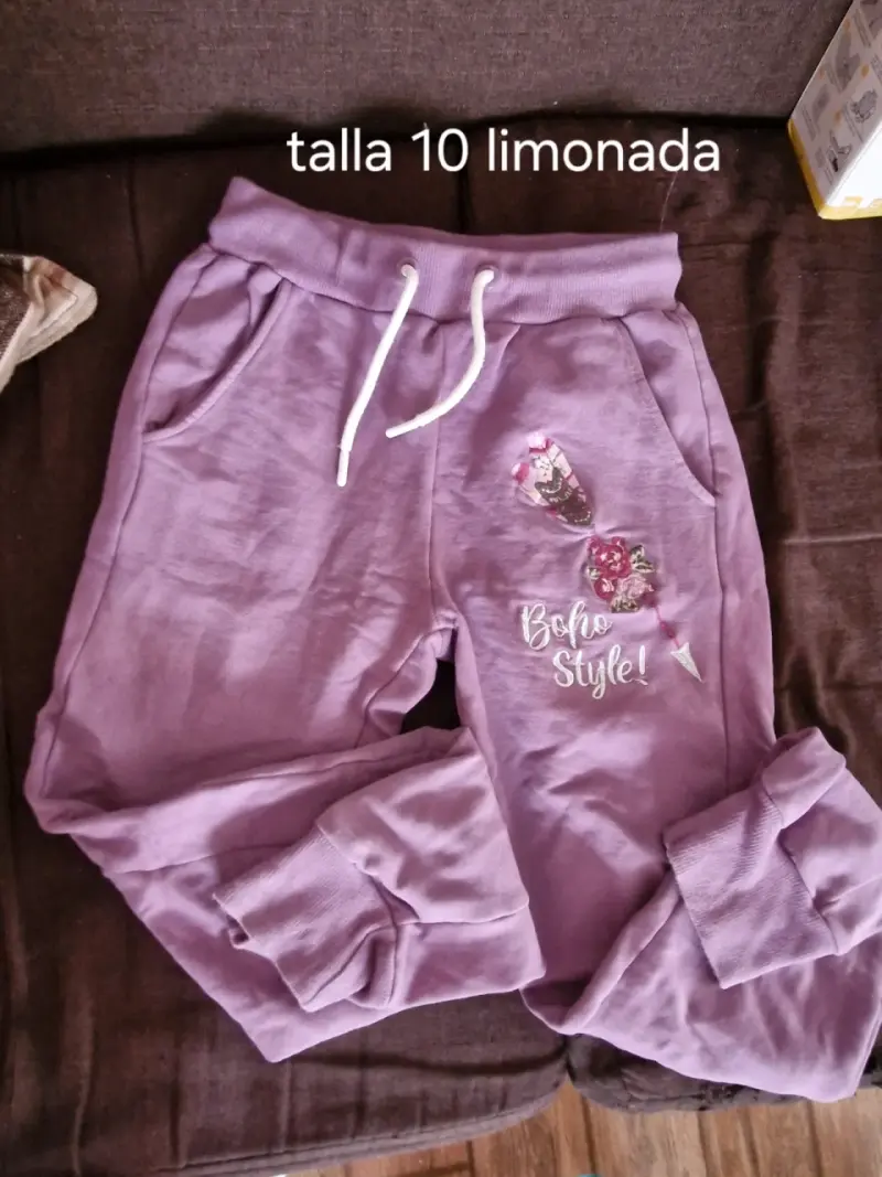 Pantalones deportivos morados talla 10