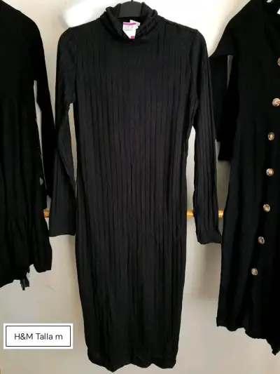 Vestido negro SHEIN con botones, H&M - miniatura 2