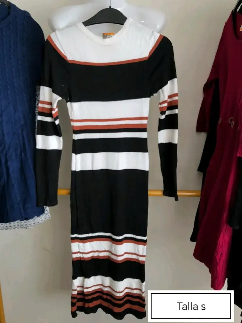 Vestido negro SHEIN con botones, H&M - 3