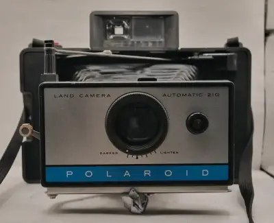 Cámara Polaroid Land 210 Vintage - miniatura 2