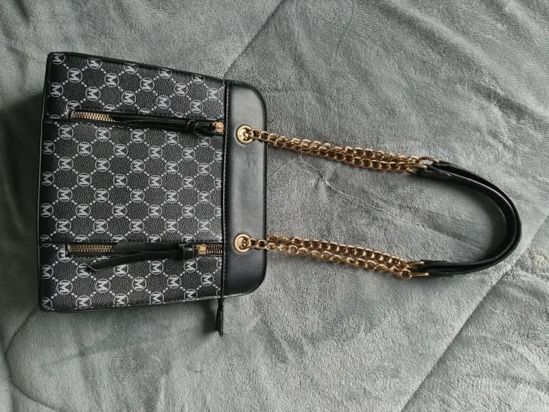 Carteras con uso en buen estado - 1