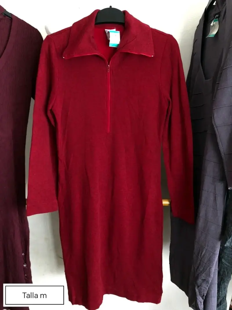 Vestido gris tejido cuello alto - 3