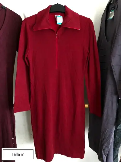Vestido gris tejido cuello alto - miniatura 3