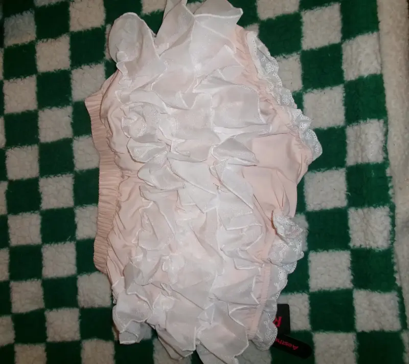 Short con volantes rosas - 4