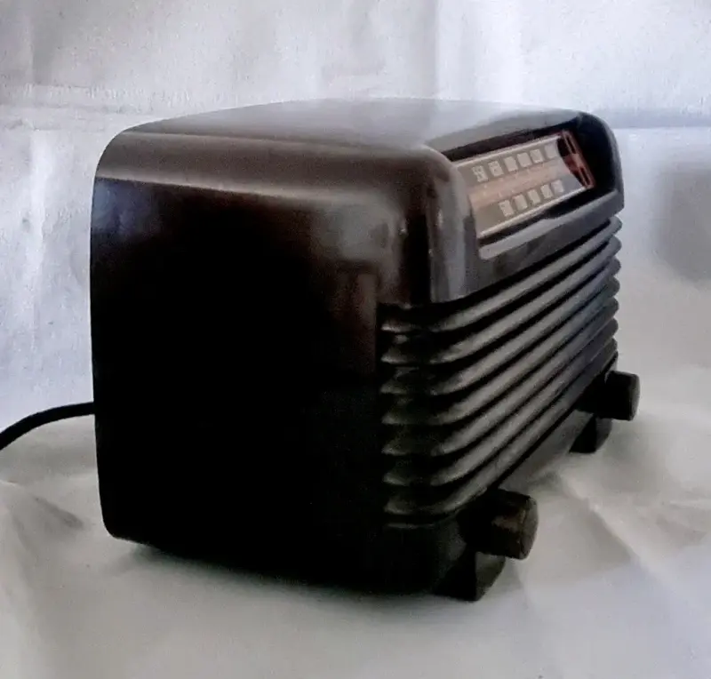 Radio antigua Philco marrón - 2