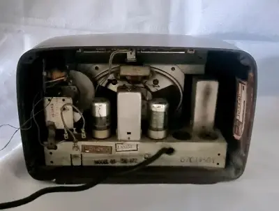 Radio antigua Philco marrón - miniatura 3