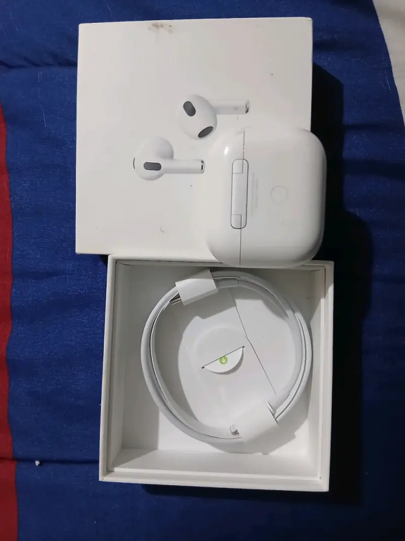 AirPods (3ra Generacion) - 5