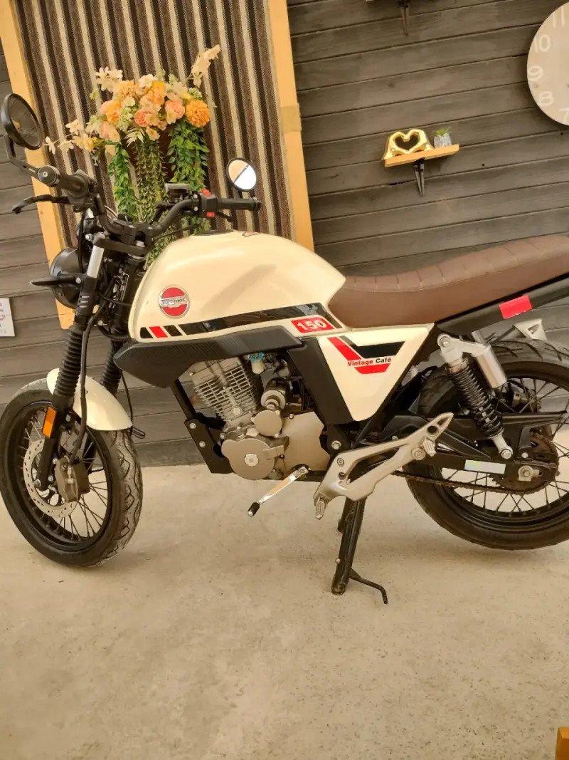 Moto vintage café racer 150cc - 1