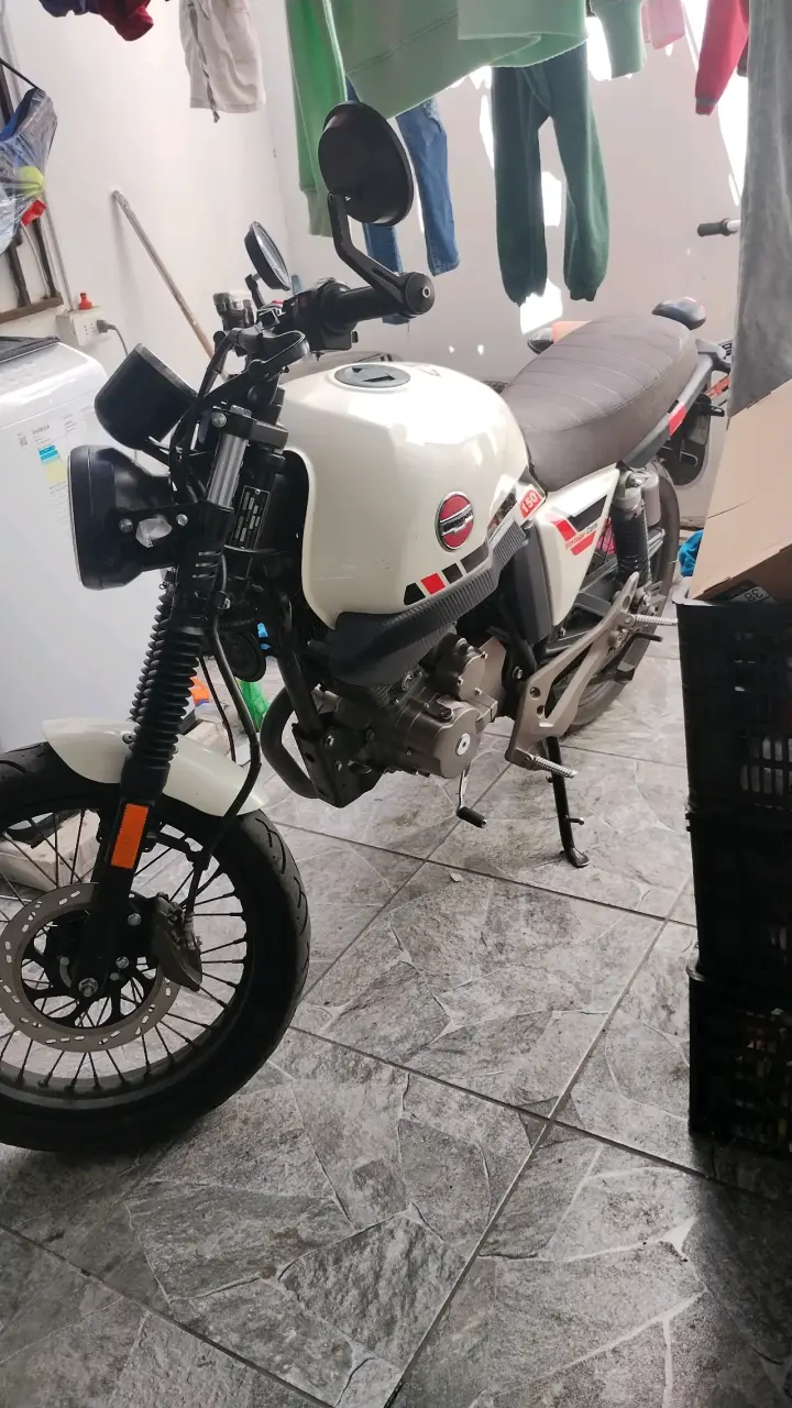 Moto vintage café racer 150cc - 3