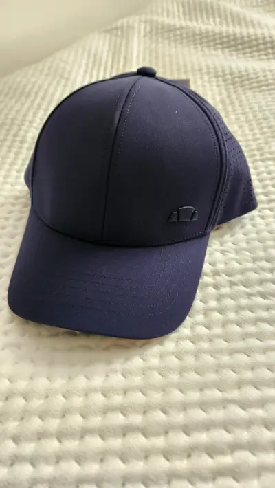 Gorra azul deportiva - miniatura 1