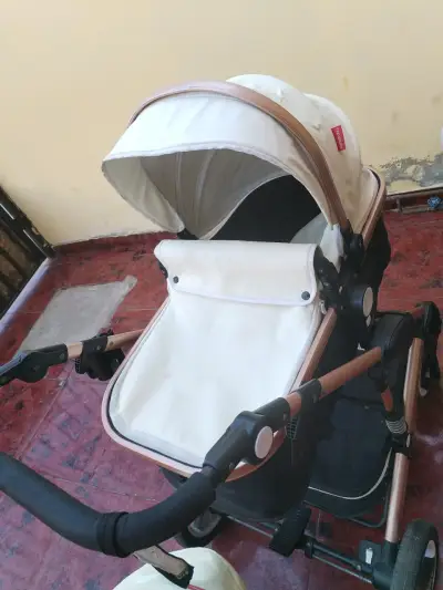 Coche de bebé 2 en 1 beige - miniatura 2