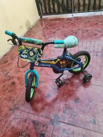 Bicicleta infantil Toy Story - miniatura 1