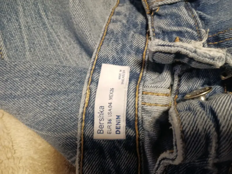 Jeans Bershka celestes clásicos - 2