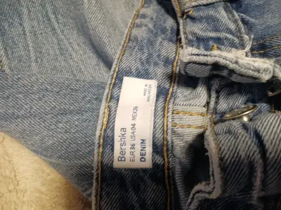 Jeans Bershka celestes clásicos - miniatura 2